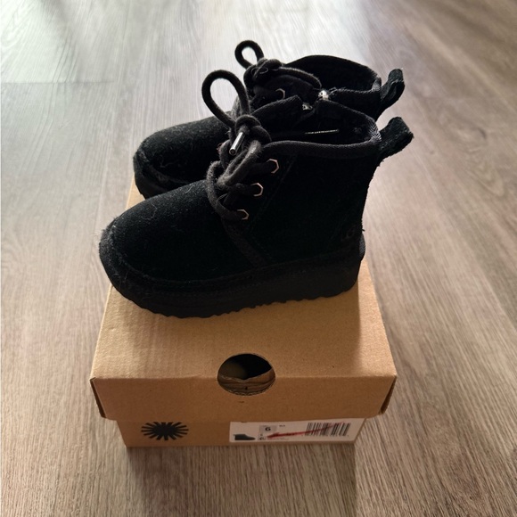 ugg australia neumel II black lace up toddler kids winter fall boots size 6 - Picture 4 of 8
